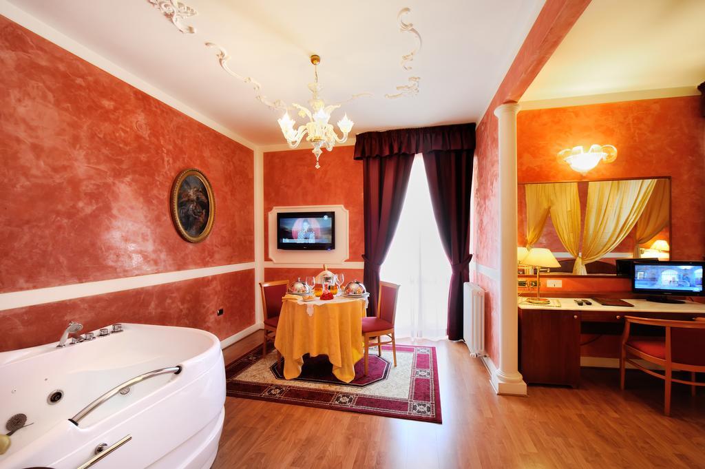 Hotel Benessere Villa Fiorita コルフィオリト エクステリア 写真