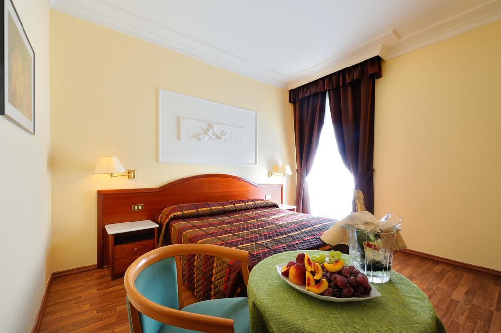 Hotel Benessere Villa Fiorita コルフィオリト エクステリア 写真