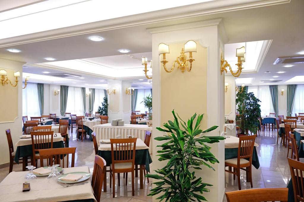 Hotel Benessere Villa Fiorita コルフィオリト エクステリア 写真