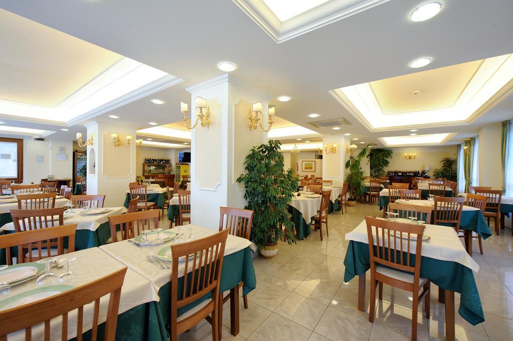 Hotel Benessere Villa Fiorita コルフィオリト エクステリア 写真