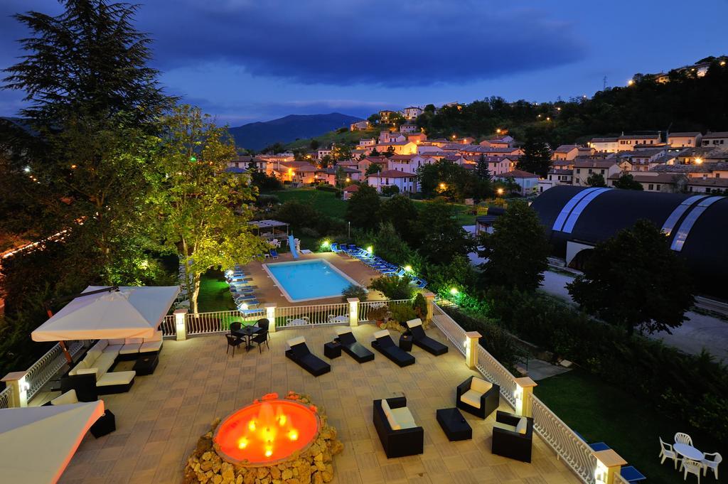 Hotel Benessere Villa Fiorita コルフィオリト エクステリア 写真