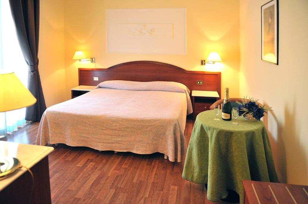 Hotel Benessere Villa Fiorita コルフィオリト エクステリア 写真